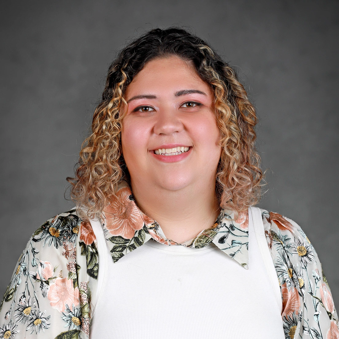 Headshot of Rachel Holmes