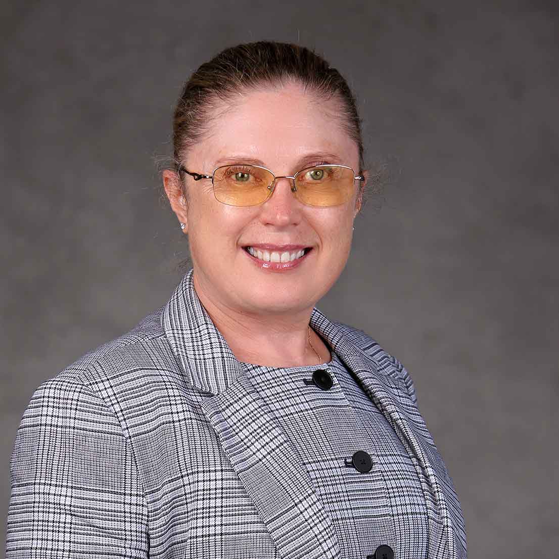 Headshot of Olga Steffens