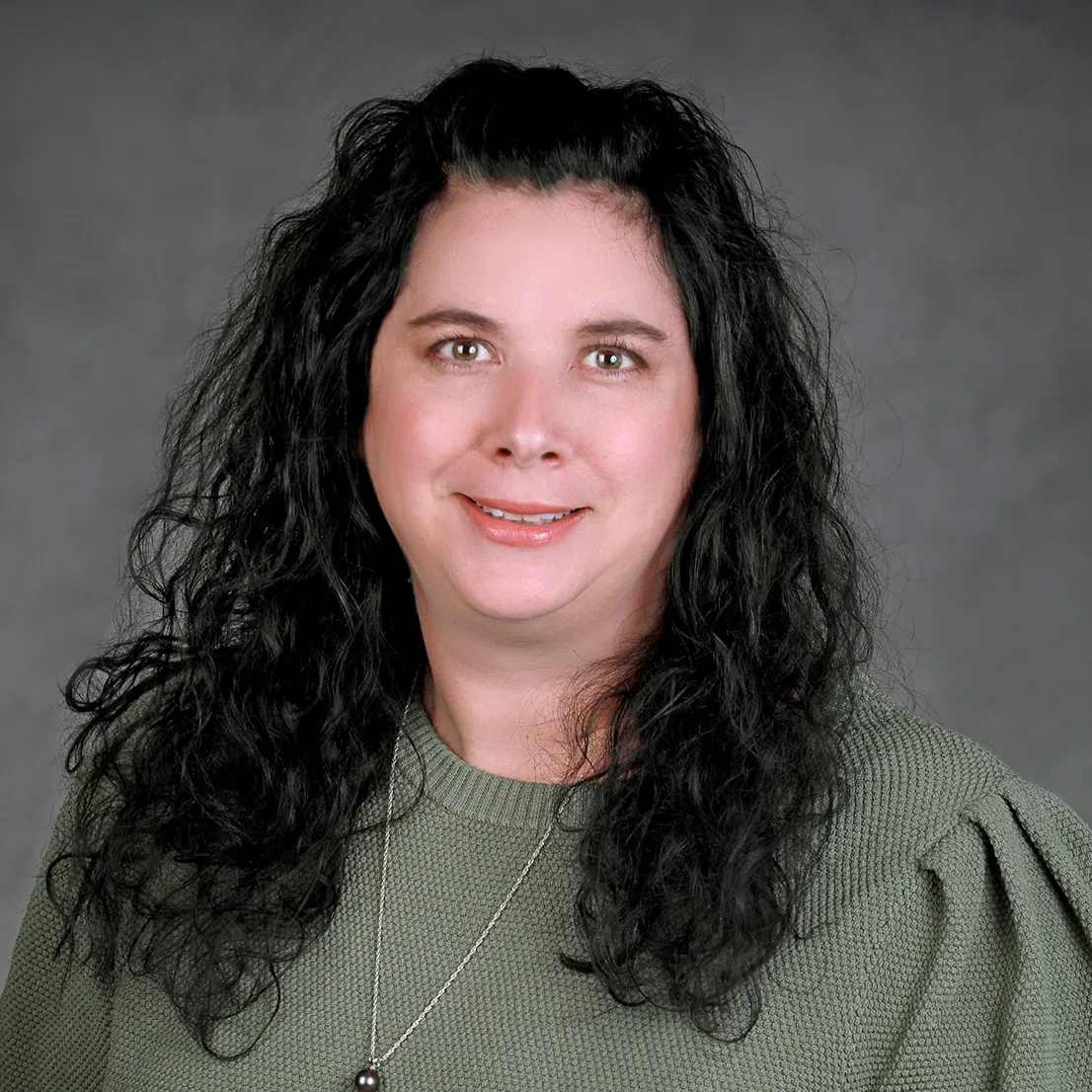 Headshot of Loraine Heller